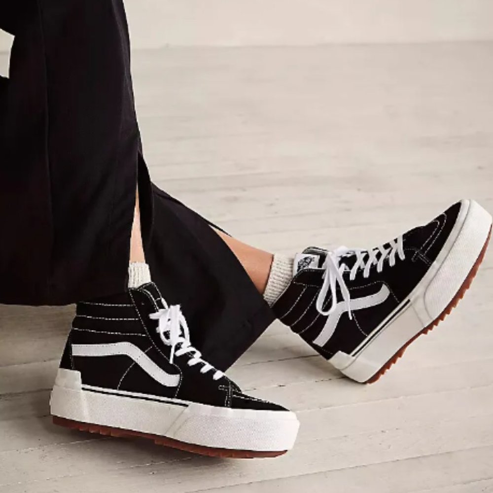 Vans Sk8-Hi High Top Platform Sneakers Black/White  Women’s 6.0 Men’s 4.5